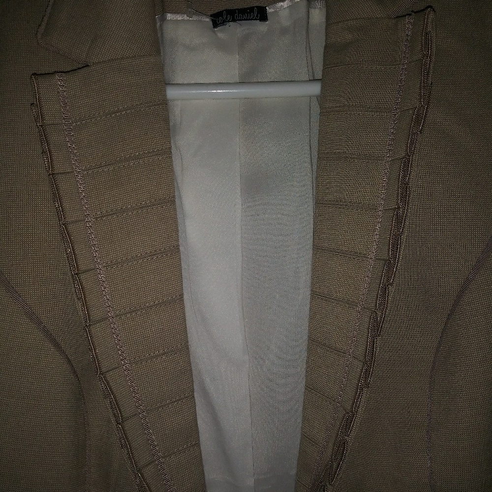 Beige - Picture 2 of 2